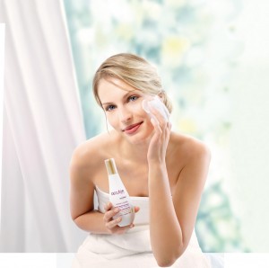 Aroma-Cleanse-Model-Web